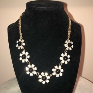 🌕 Vera Bradley gold tone necklace, flower accents